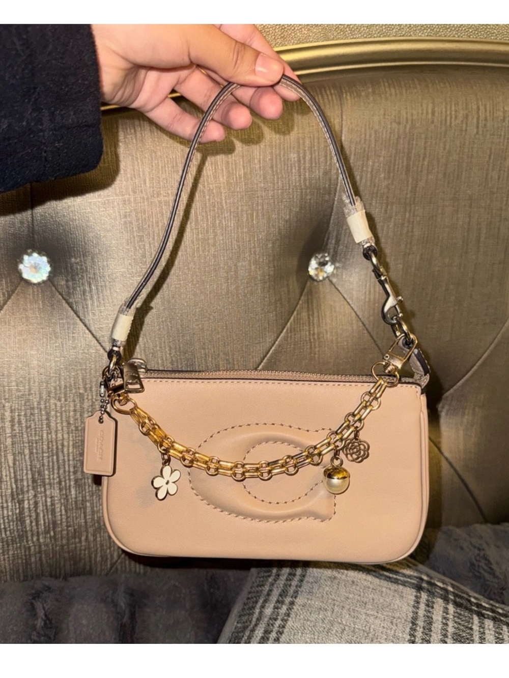 Coach Nolita 19
